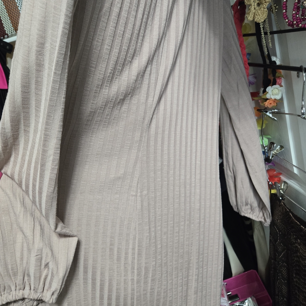 VENUS Ribbed Beige Top - Picture 3 of 3